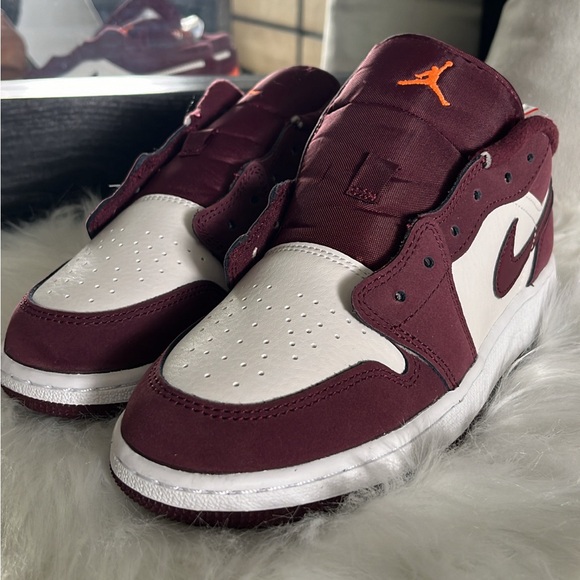 Night Maroon Jordan 1 Low - Picture 6 of 7